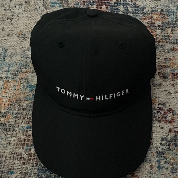 Timmy Hilfiger black cap - Picture 5 of 6